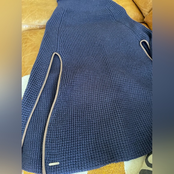 Lauren Ralph Lauren navy blue wool blend poncho with brown leather trim - Picture 3 of 6